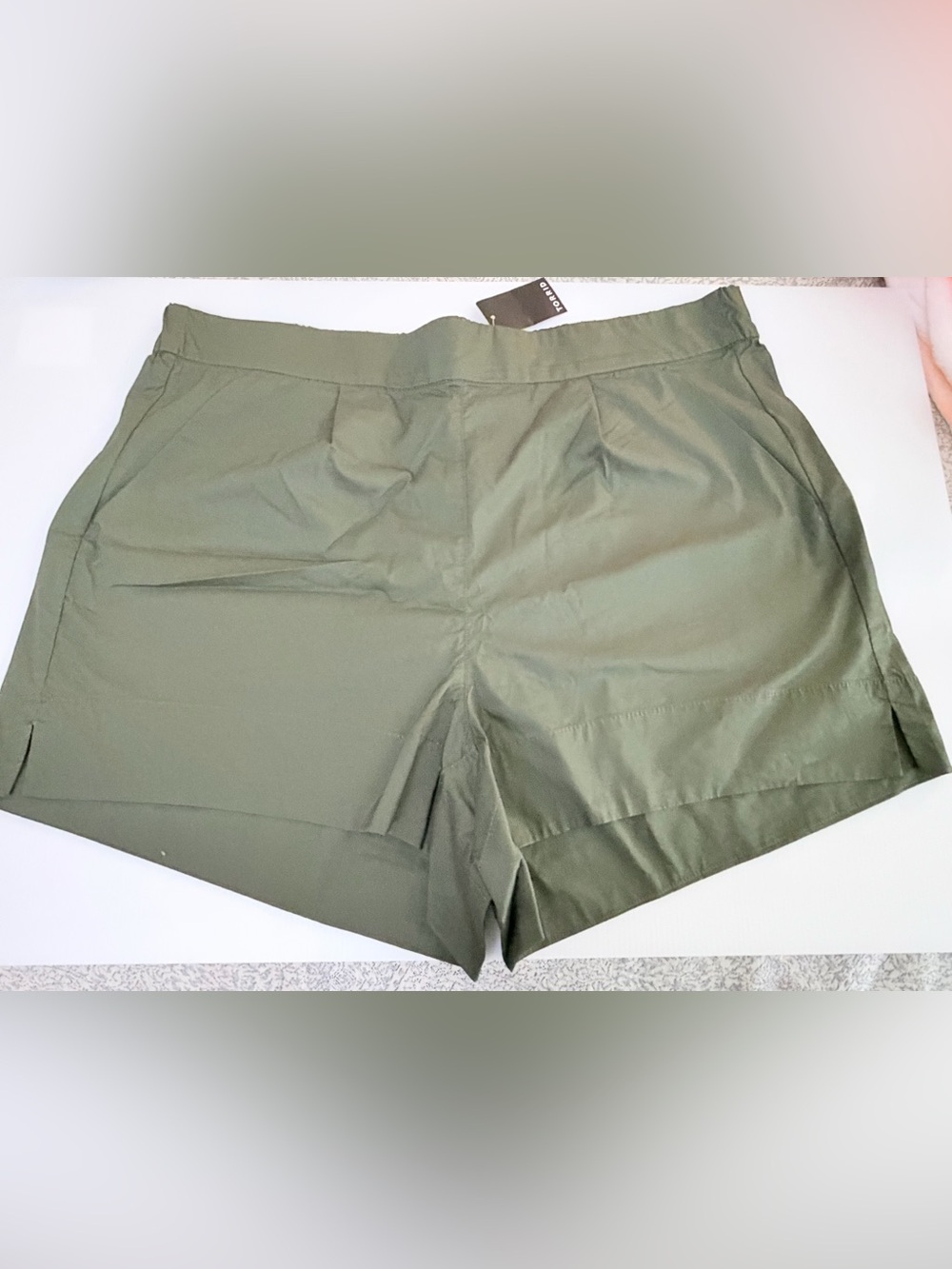Torrid Olive Green Shorts Size 0 Large 12 NWT 3.5” Inseam
